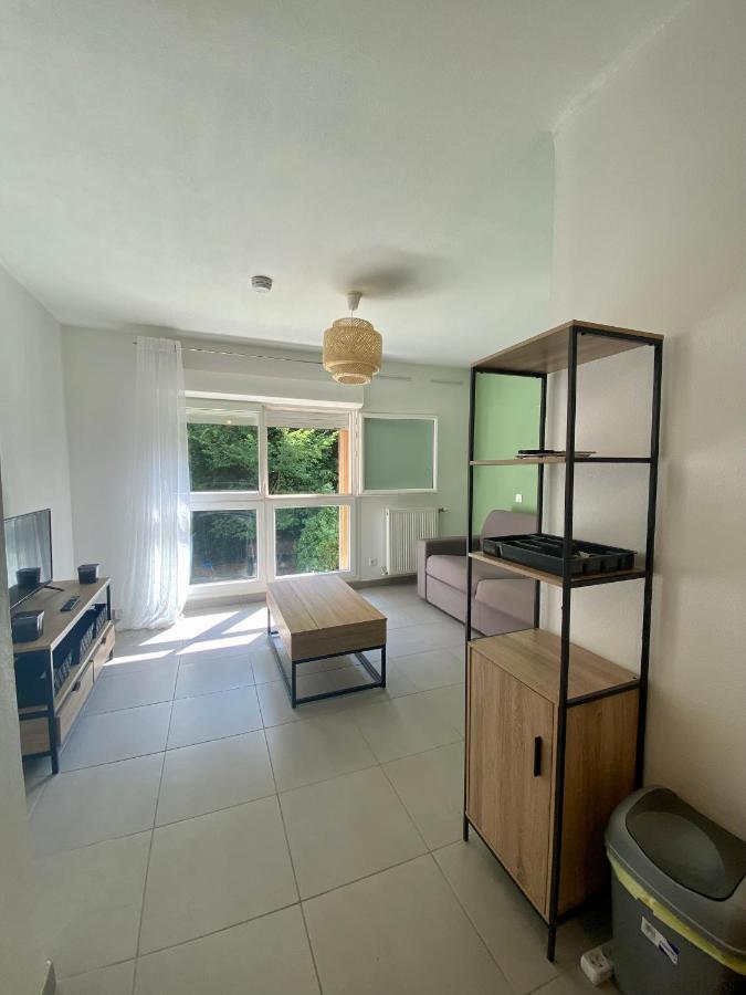 شقة Studio Renove Proche Commodites بيساك المظهر الخارجي الصورة